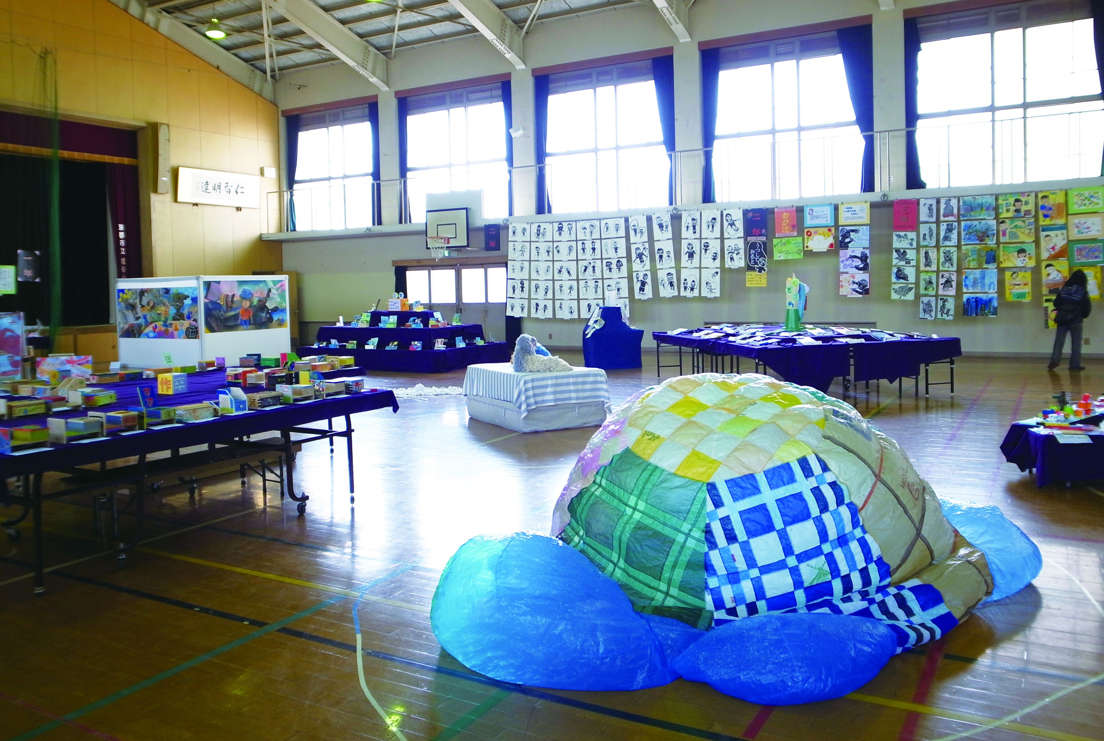 京都芸大「境谷小学校レジデンス」　京都市立境谷小学校　平成２５年度作品展