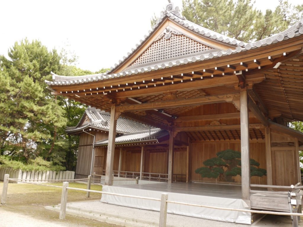 高砂神社　能舞台